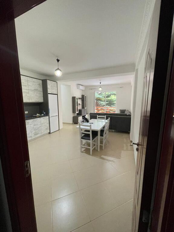 Jepet me Qira Apartament 2+1 ne Astir, pranë Bar Artistit