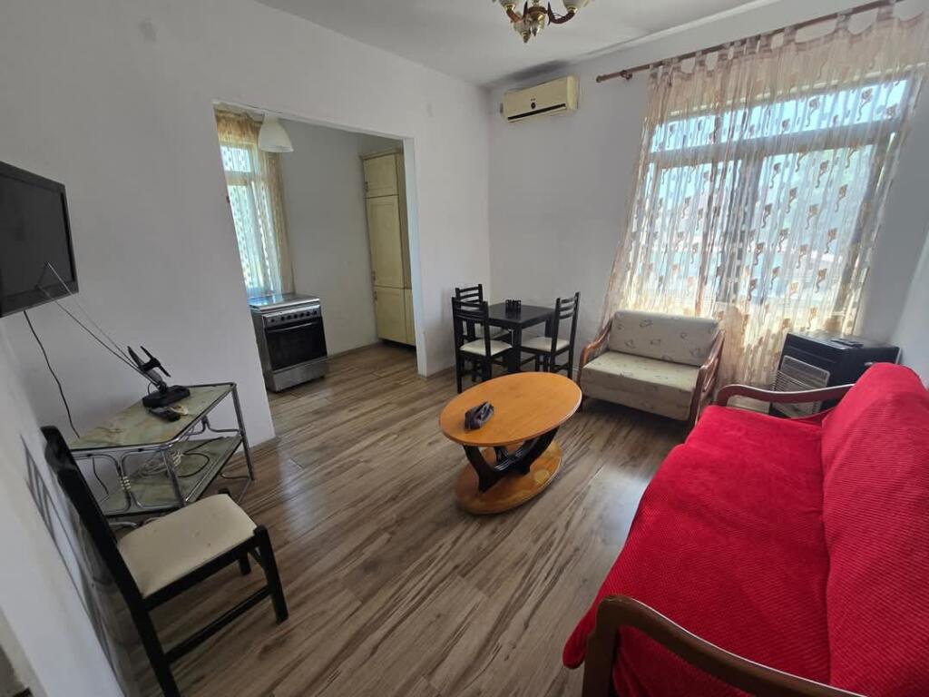 APARTMENT 1+1. ISH QYTETI I NXENESVE. PRANE SHKOLLES KARL GEGA