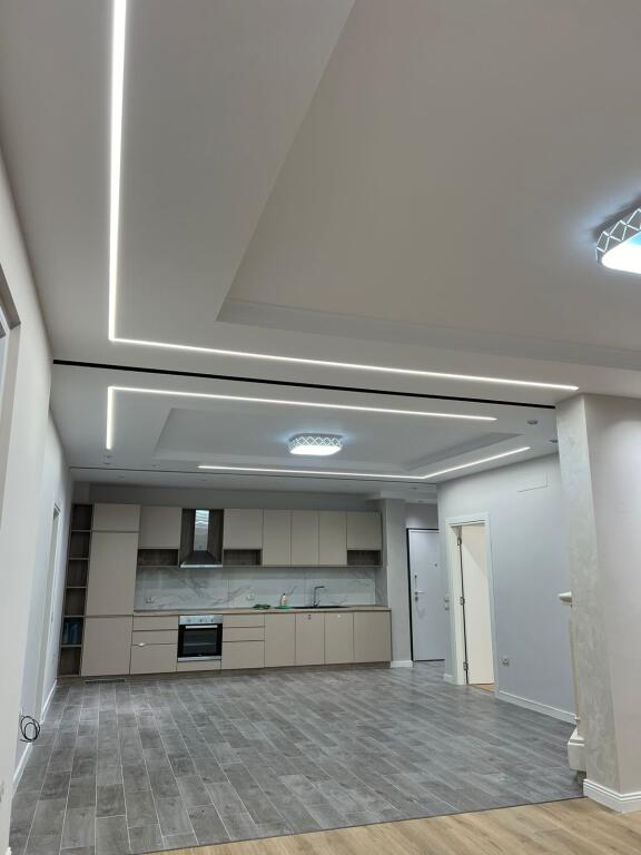 Xhamllik Shitet Apartament 3+1+2