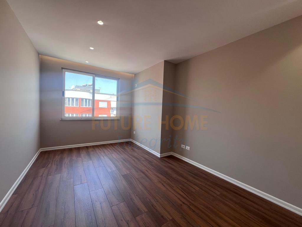 For sale, Apartment 2+1+2, Unaza e Re, Tirana.