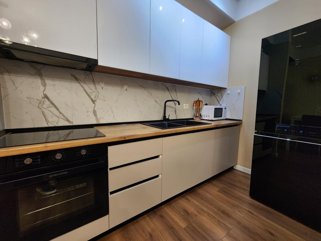 IN AFFITTO: Appartamento di Lusso 1+1 con Bagno e Veranda 📍KOMUNA PARISIT – Complesso KIKA 2, Proprio accanto a FLEX GYM