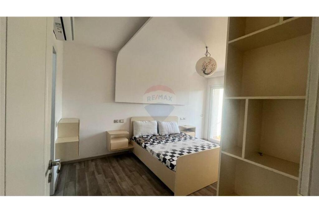 Ofrohet apartament 2+1 me qira ne Astir.