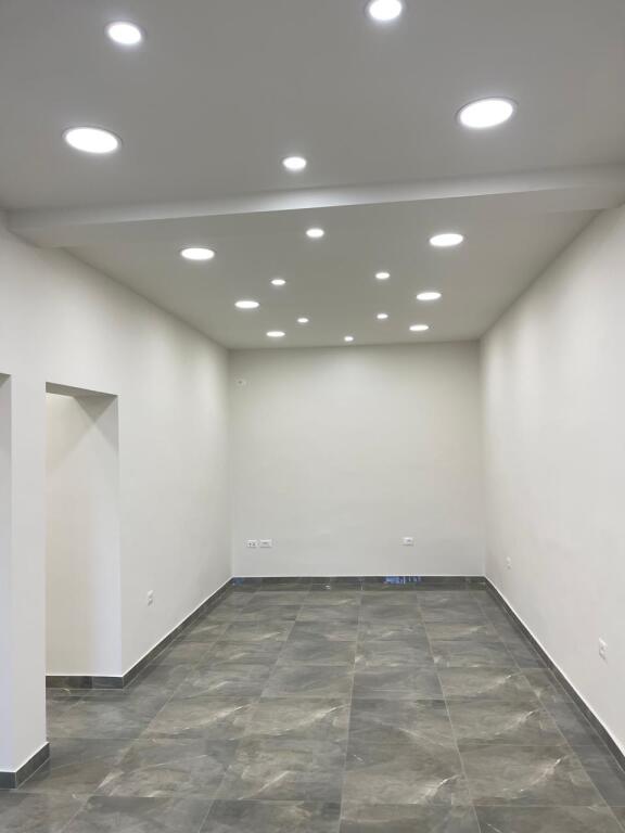 Commercial space for sale in Paris Commune