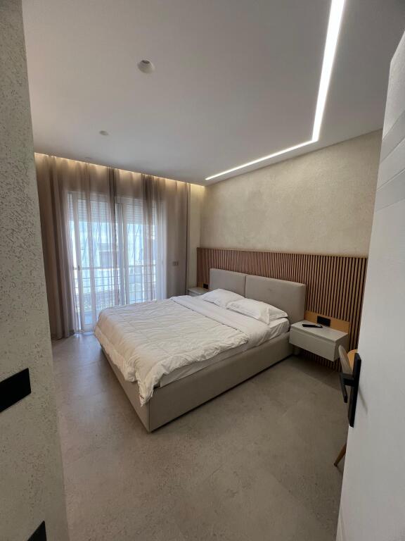 Shitet apartament 1+1 Rruga e Bogdaneve