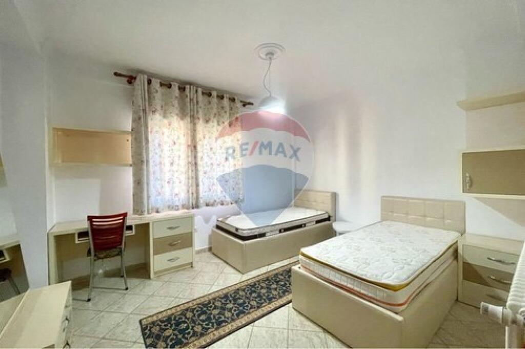 Apartment - For Rent - Paris Commune