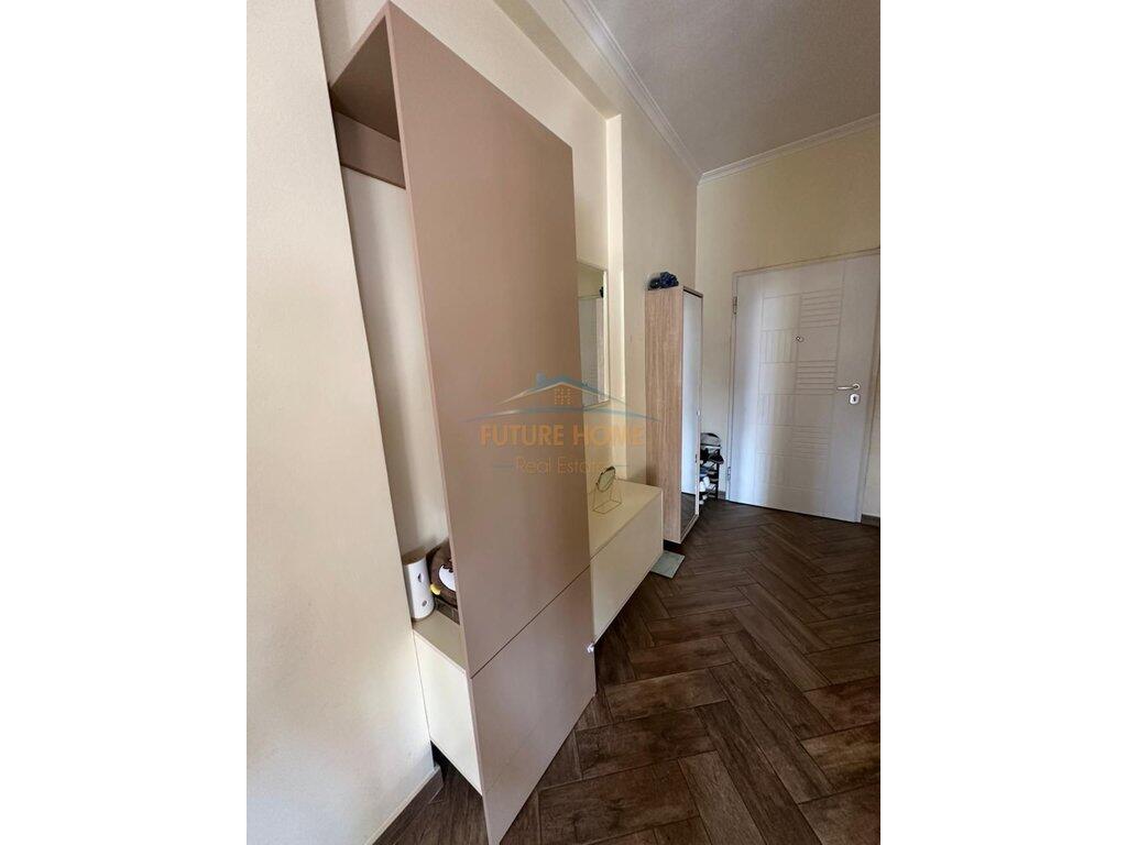 Shitet, Apartament 2+1+2, Rruga e Kavajës