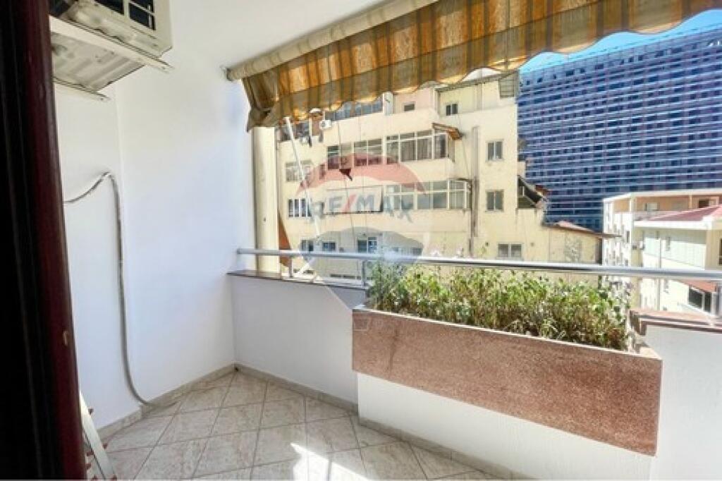 Apartment - For Rent - Paris Commune