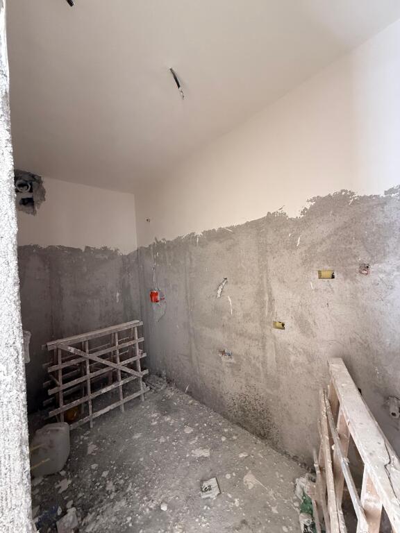Shitet Apartament 2+1 te Fusha e Aviacionit