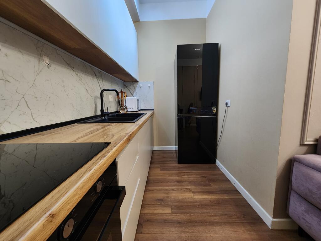 IN AFFITTO: Appartamento di Lusso 1+1 con Bagno e Veranda 📍KOMUNA PARISIT – Complesso KIKA 2, Proprio accanto a FLEX GYM