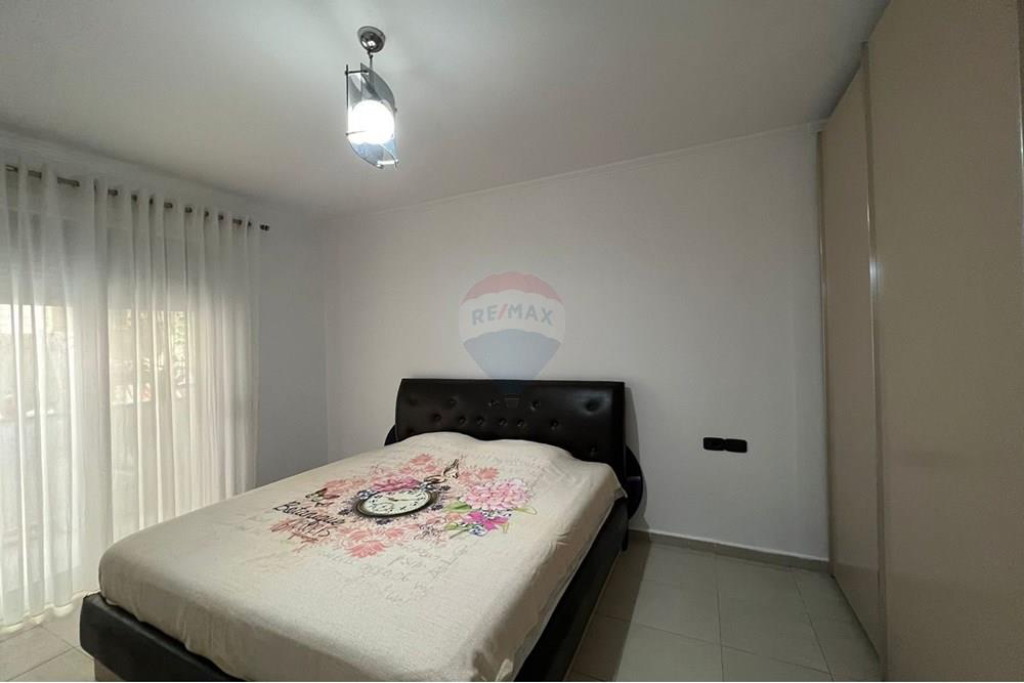 1+1 apartment for rent near the Arrow Building!