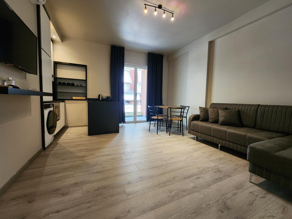  In Affitto: Appartamento 1+1 con Balcone | Lago Artificiale – Prima Linea, Palazzo Swan | Prima Locazione | €700/mese