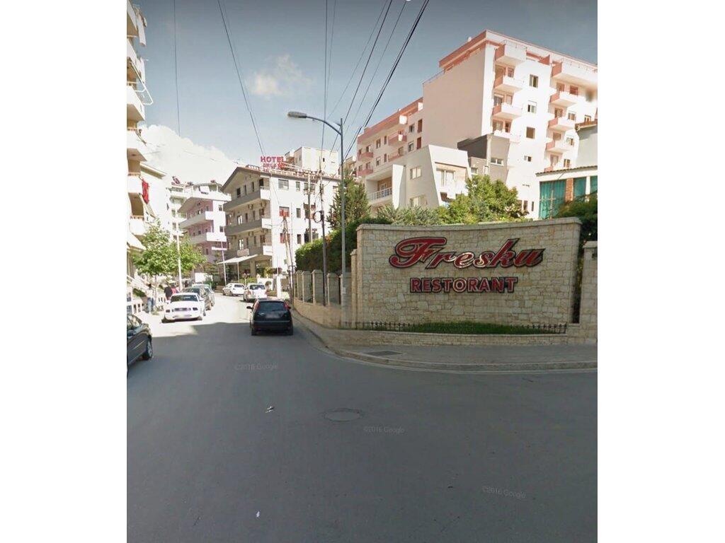 RESTORANT FRESKU, AMBIENT KOMERCIAL PER QERA.