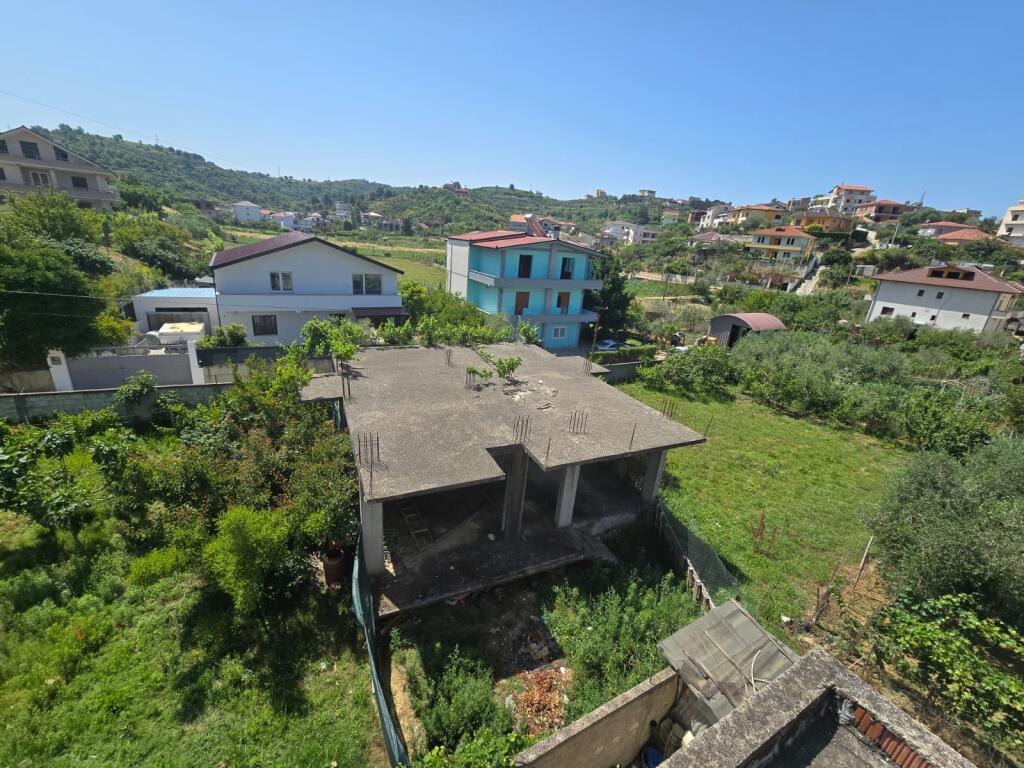 Shitet Karabina + Truall + Tokë në Shkallnur, Durrës