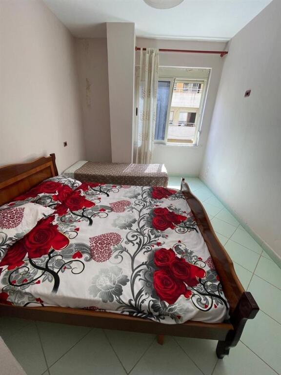 SHITET APARTAMENT 1+1 TEK RROTA E KUQE DURRES