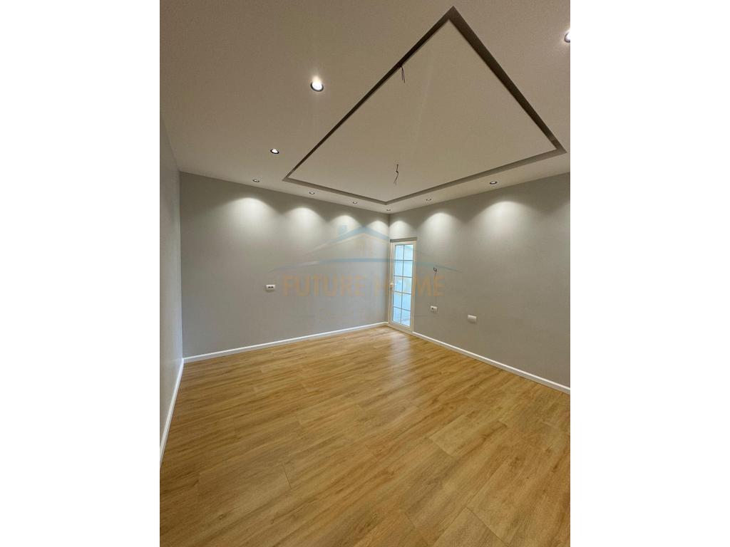 For sale, Apartment 3+1+2, Fresku, Tirana.