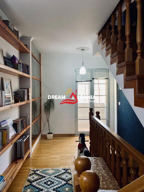 Vila Triplex me qera prane Pallatit te Brigadave (ID 4251397)