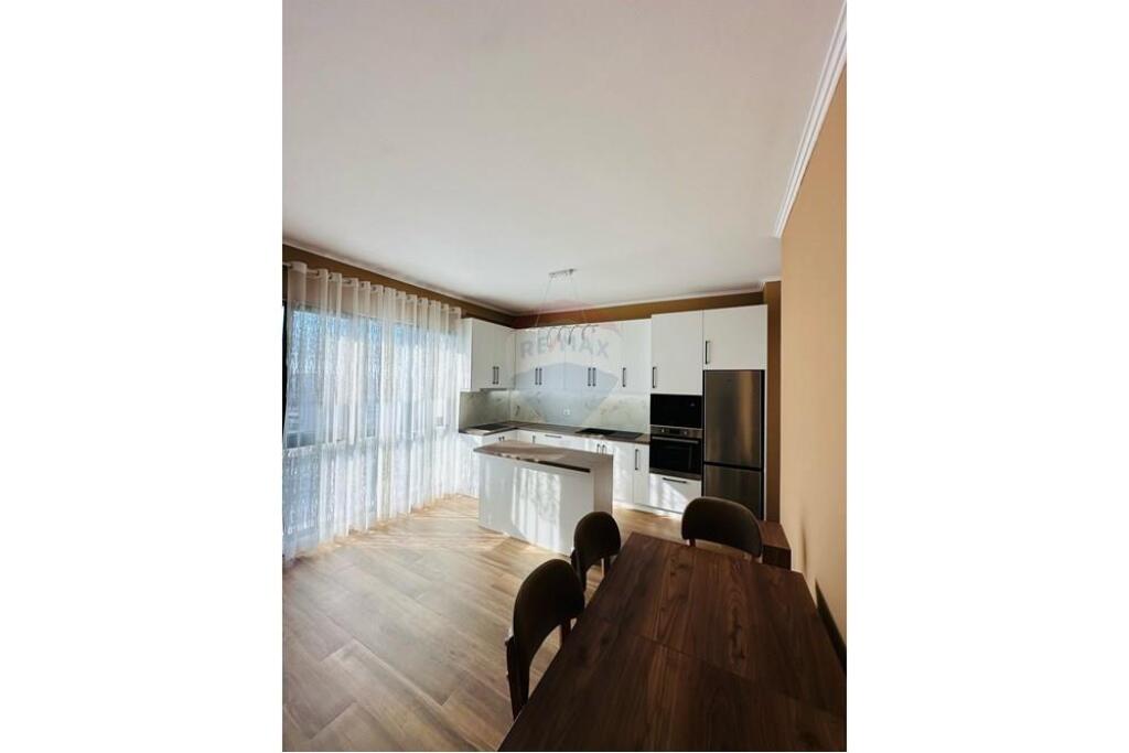 Apartment 2+1 for rent at Farmacia 10, Rruga e Dibres.