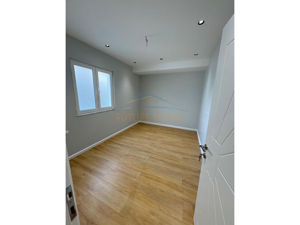 For sale, Apartment 3+1+2, Fresku, Tirana.
