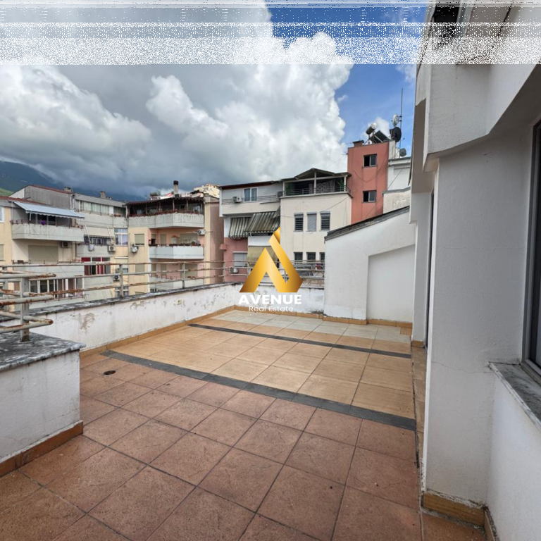 SHITET APARTAMENT 3+1+2+ VERANDE NE FRESK, TIRANE