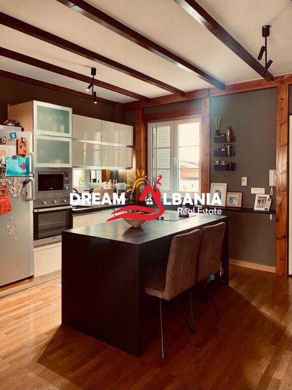 Vila Triplex me qera prane Pallatit te Brigadave (ID 4251397)