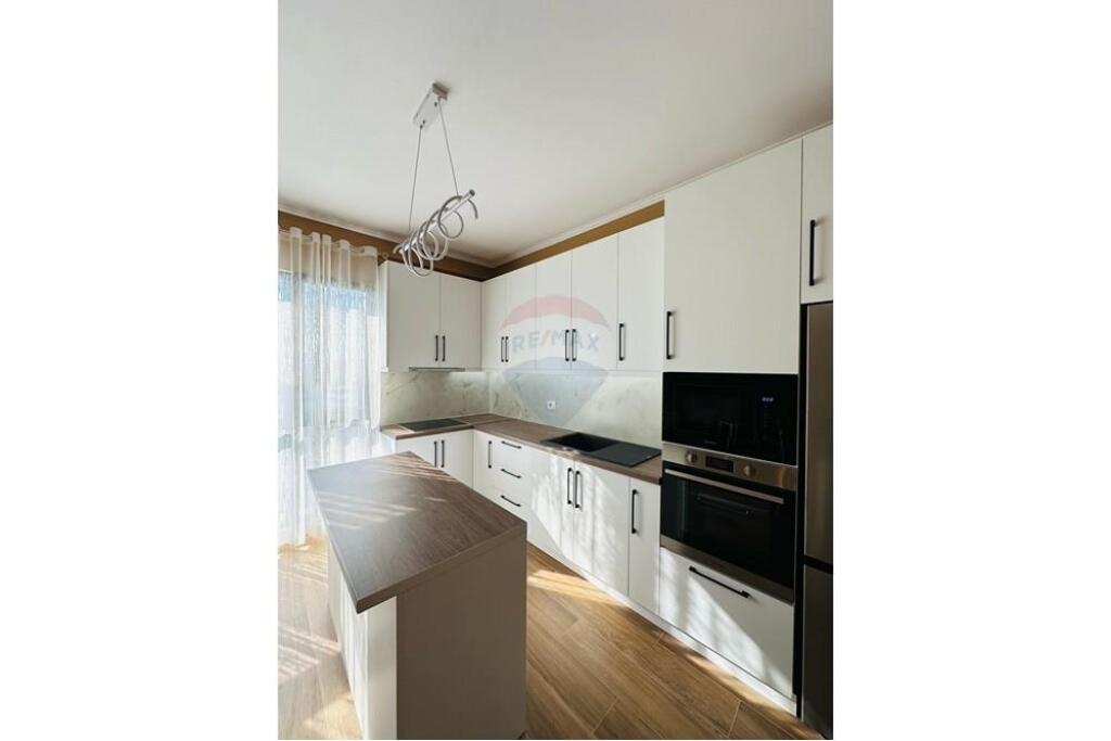 Apartment 2+1 for rent at Farmacia 10, Rruga e Dibres.