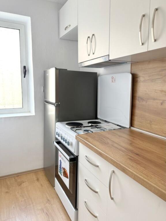 Jepet Me Qera Apartament 1+1+1 Ballkon