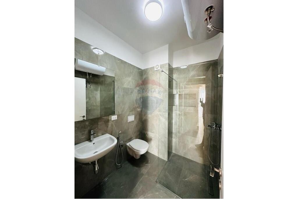 Apartment 2+1 for rent at Farmacia 10, Rruga e Dibres.