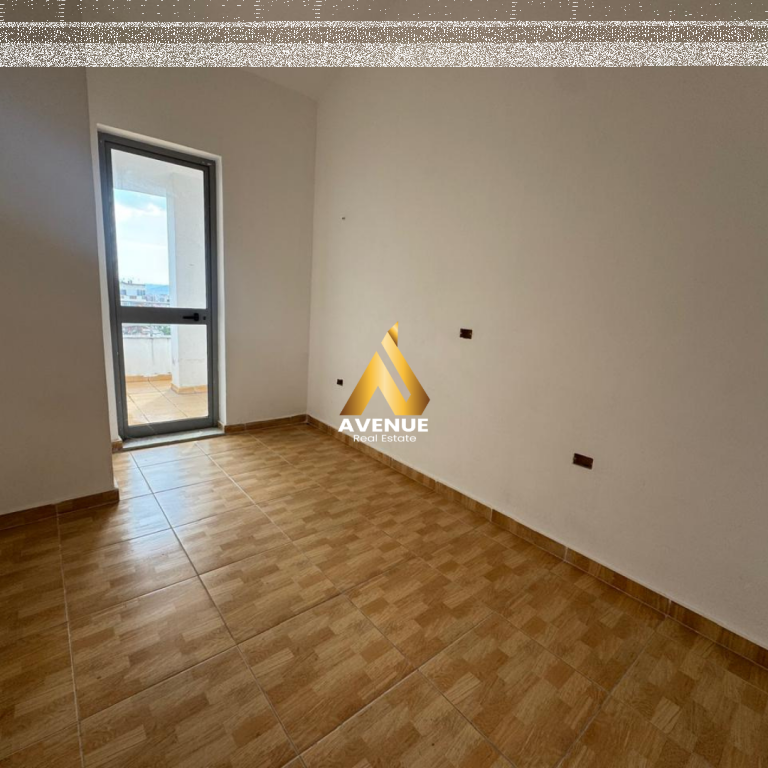 SHITET APARTAMENT 3+1+2+ VERANDE NE FRESK, TIRANE