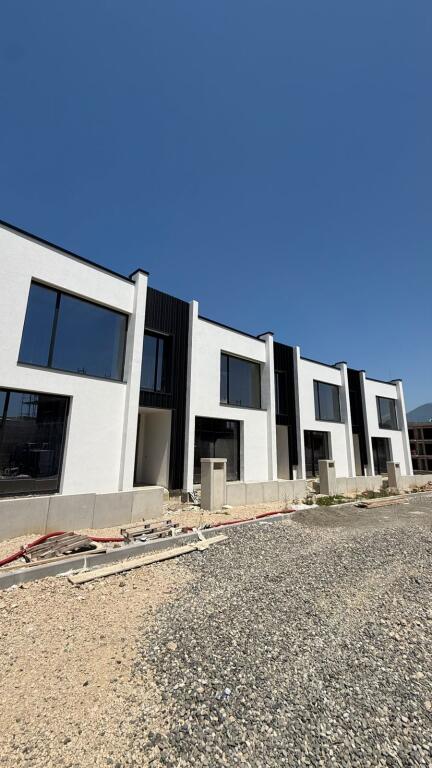 For sale Villa Row with Yard in the Diellon Residence near TEG