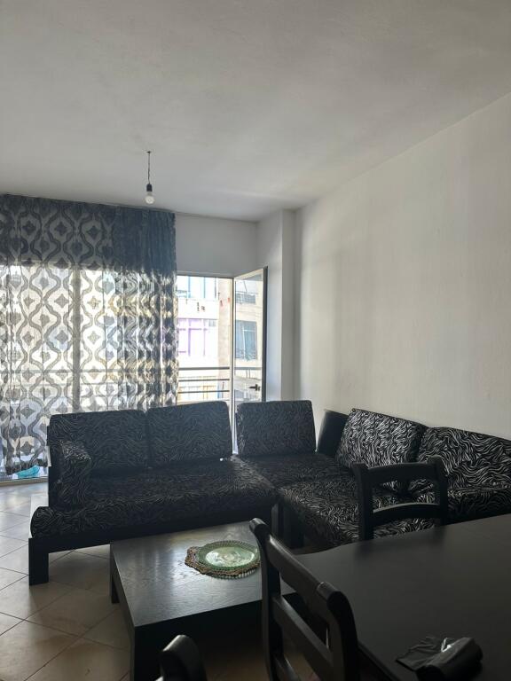 In Affitto Appartamento 2+1+1 Balcone