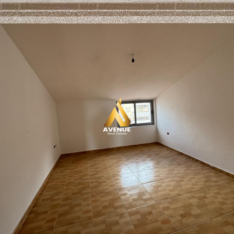 SHITET APARTAMENT 3+1+2+ VERANDE NE FRESK, TIRANE