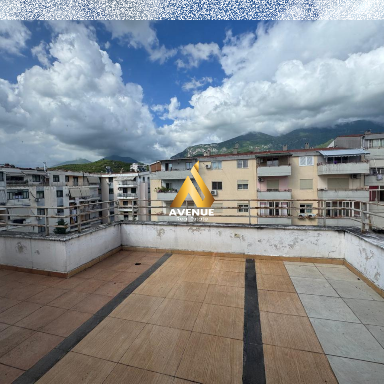 SHITET APARTAMENT 3+1+2+ VERANDE NE FRESK, TIRANE