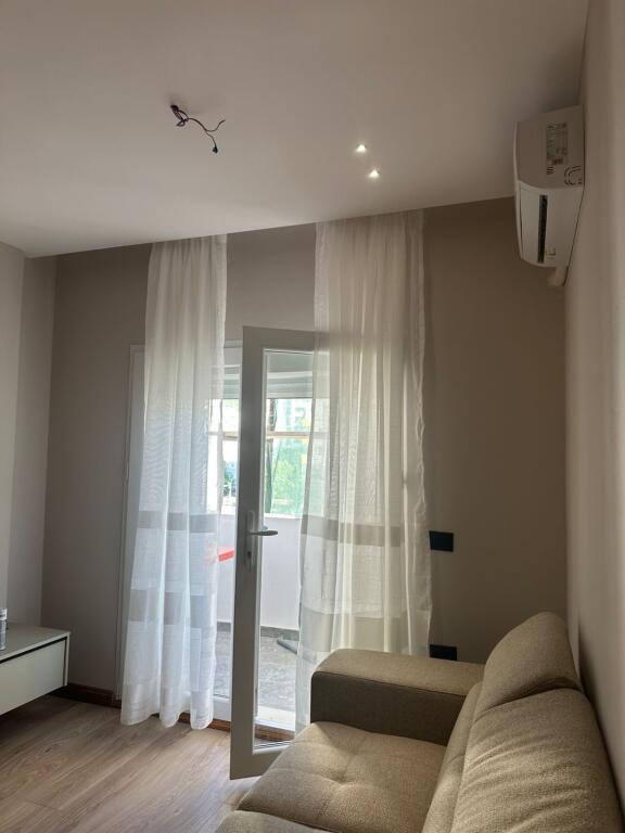 In Affitto Appartamento 2+1+1 Balcone