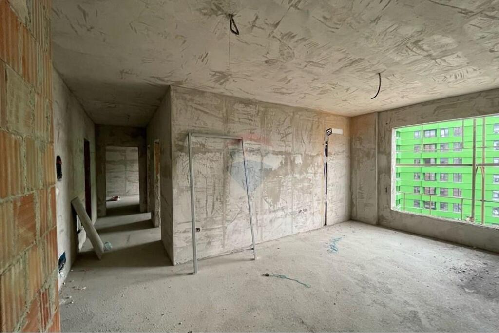 Tipologji: 3+1+2 Sipërfaqe apartamenti: 120.9 m² Sipërfaqe e përbashkët: 18.7 m²