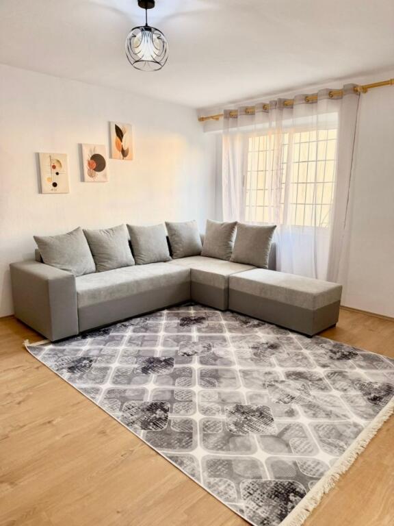 Jepet Me Qera Apartament 1+1+1 Ballkon