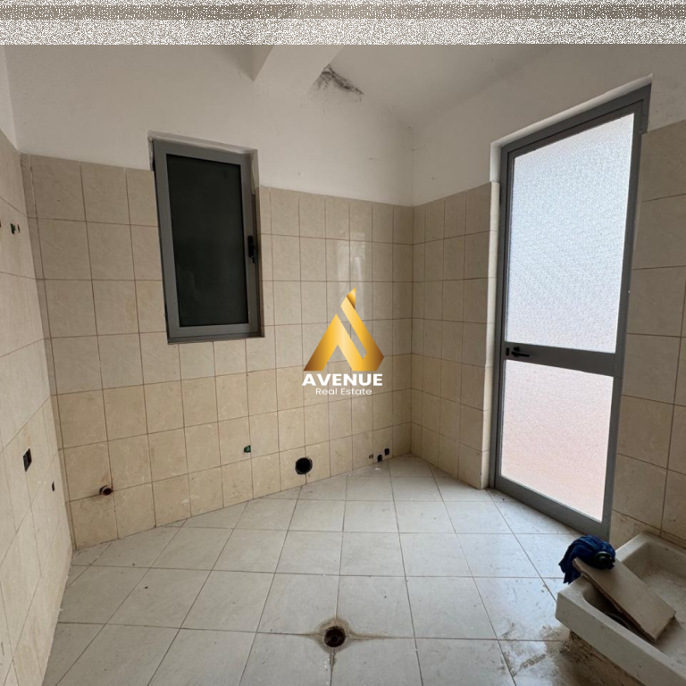SHITET APARTAMENT 3+1+2+ VERANDE NE FRESK, TIRANE