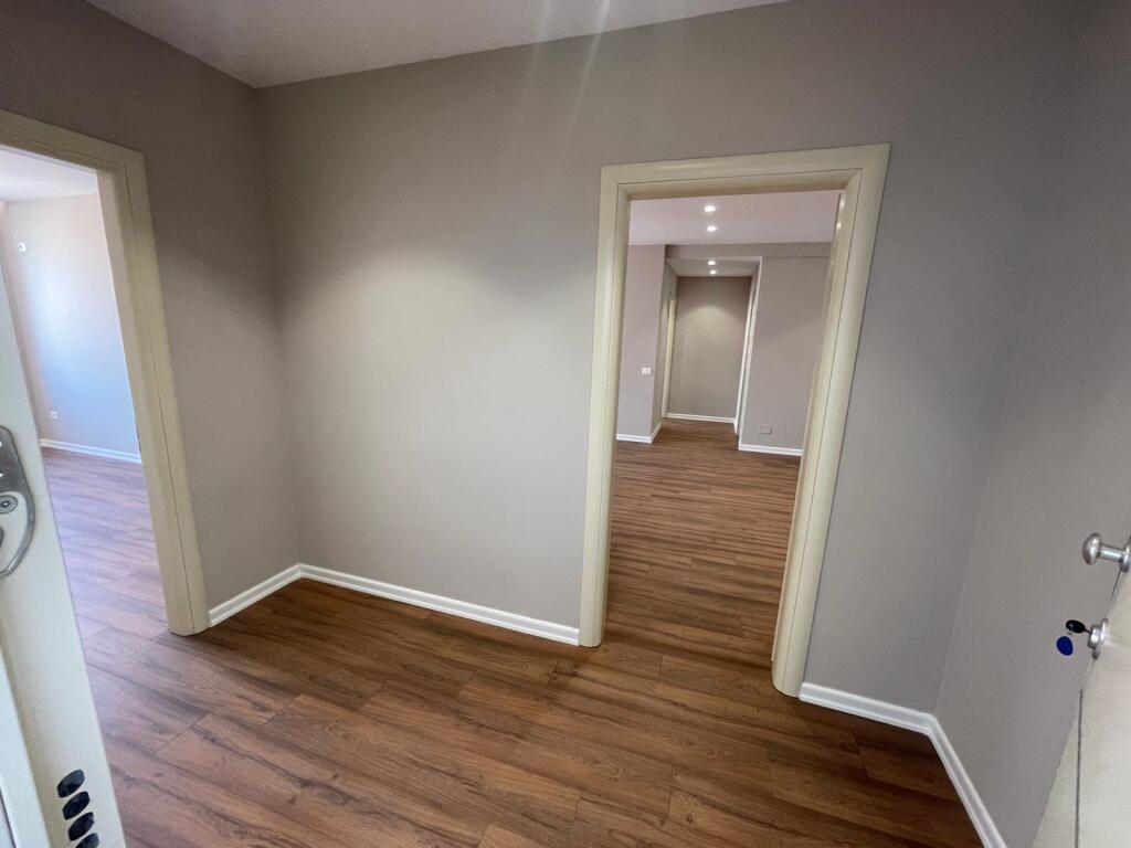 shitet apartament 2+1 ne astir