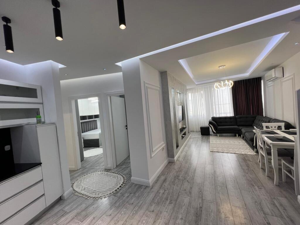 Shitet apartament 2+1 tek kompleksi fratari, Astir