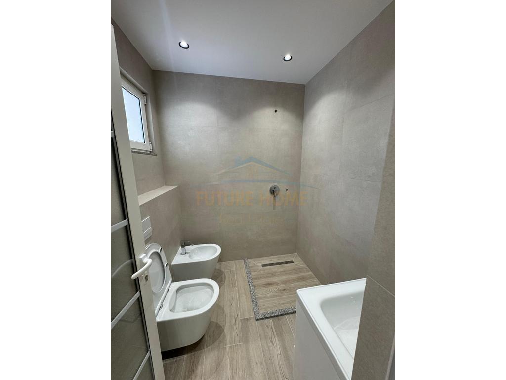For sale, Apartment 3+1+2, Fresku, Tirana.