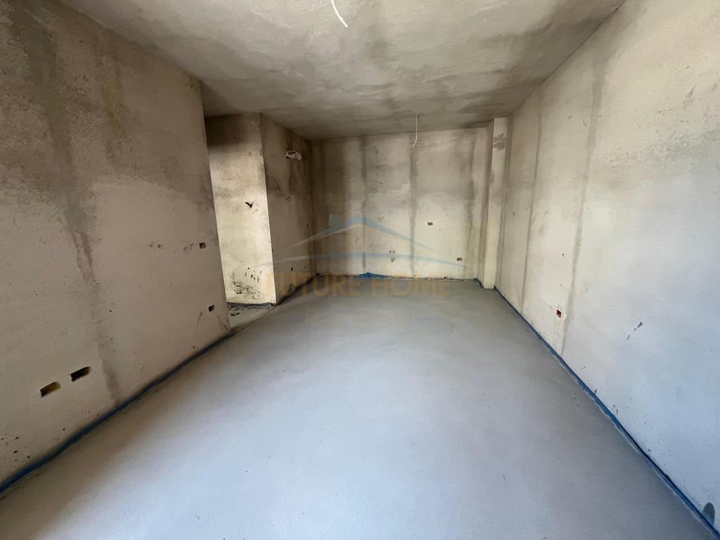 Shitet, Apartament 2+1+2, Univers City, Tiranë.
