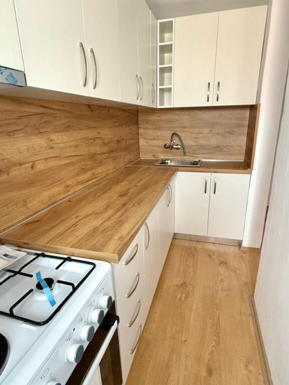 Jepet Me Qera Apartament 1+1+1 Ballkon