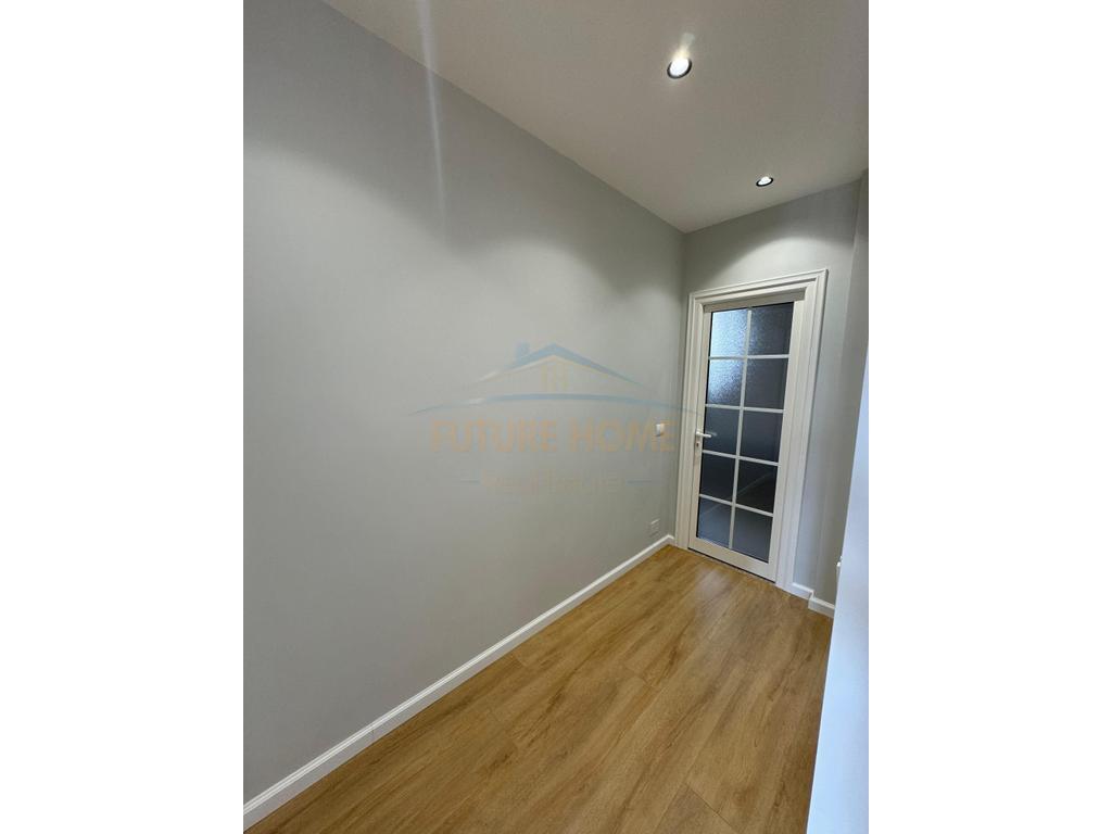 For sale, Apartment 3+1+2, Fresku, Tirana.