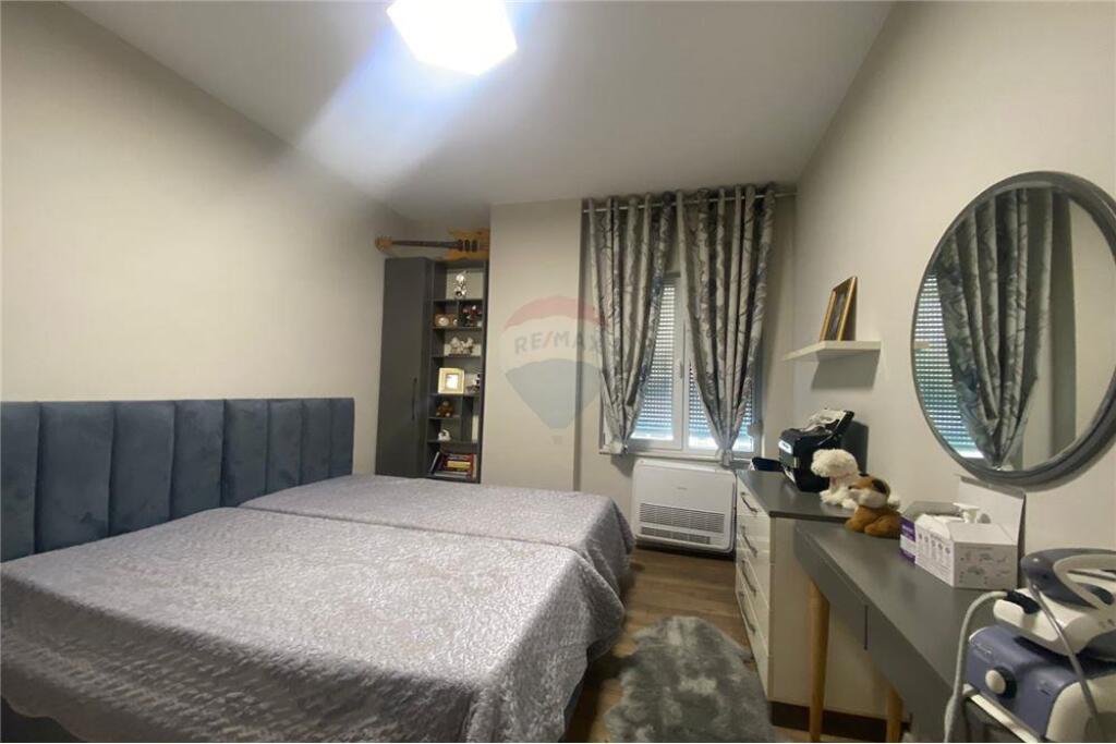 For sale 2+1+2 apartment in Laprake.