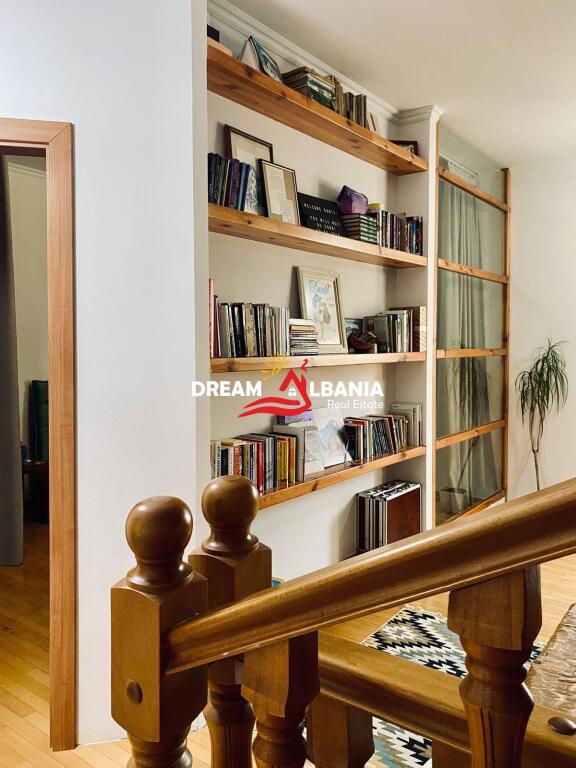 Vila Triplex me qera prane Pallatit te Brigadave (ID 4251397)