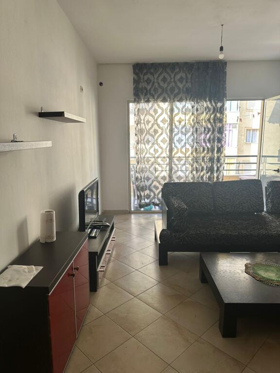 In Affitto Appartamento 2+1+1 Balcone