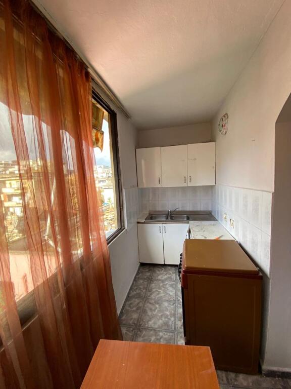 An apartment 2+1+1 with a balcony is for rent on Myslym Shyri street.