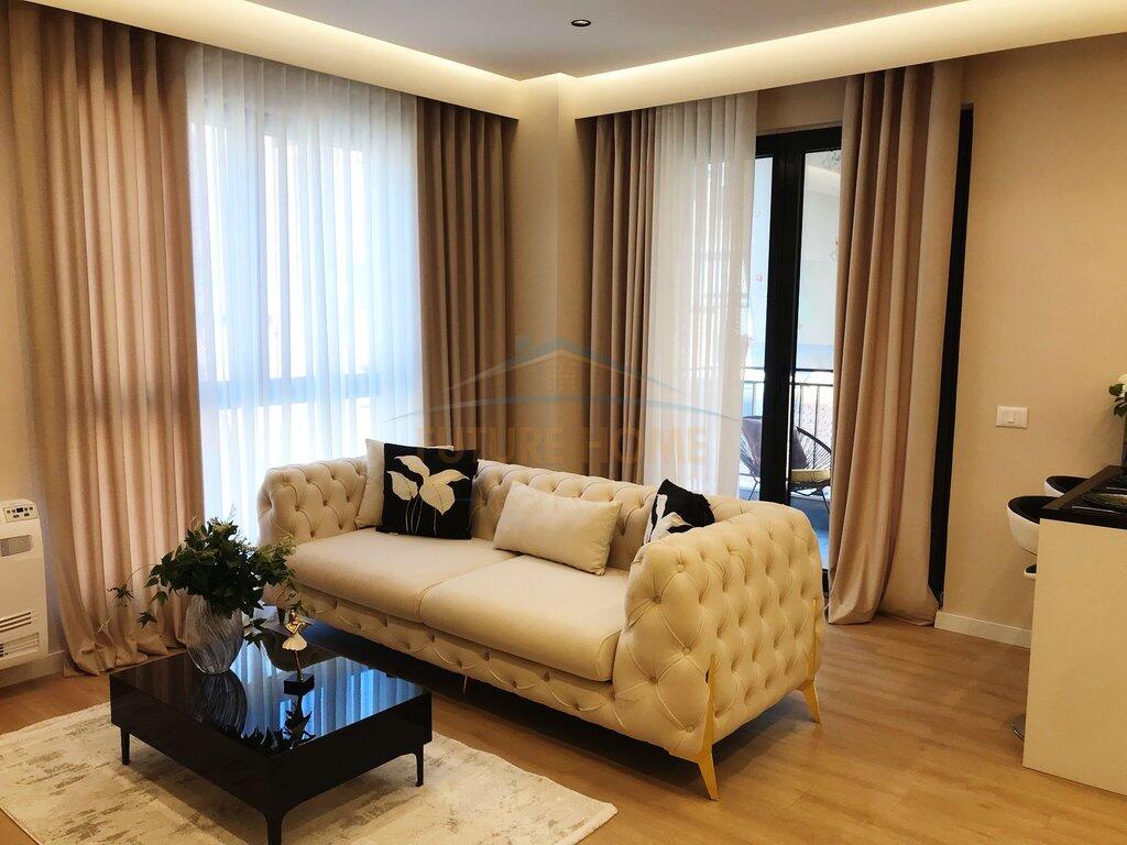 For sale apartment 2+1+2 Pazari i Ri