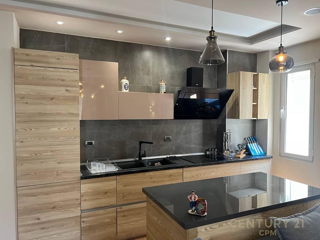 2+1 apartment for rent at Liqeni i Thate!