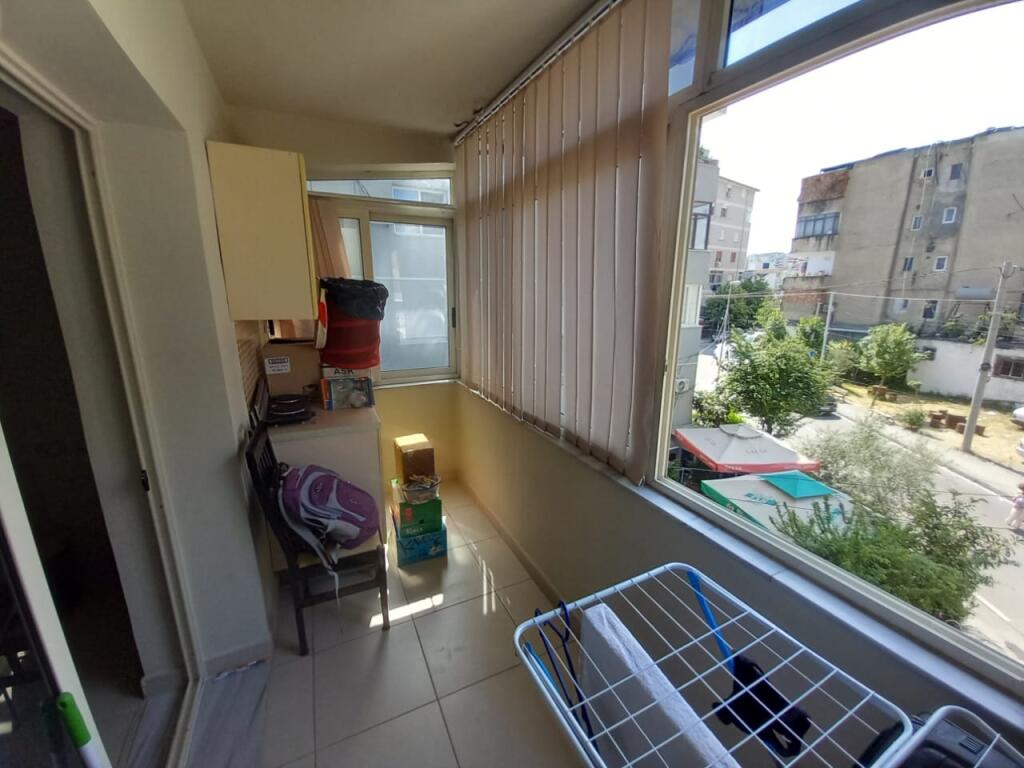 An apartment 2+1 is offered on Irfan Tomini Street.