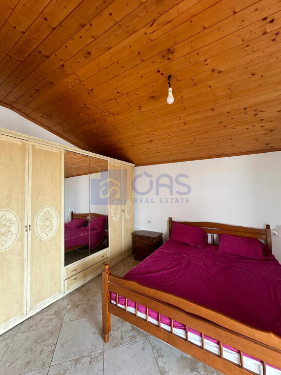 Jepet me qera hyrje ne shtepi private 1+1 te Kodra e Priftit,